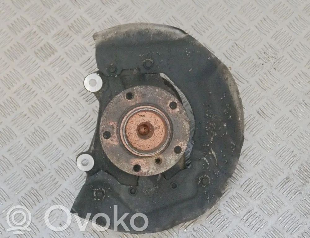 Front wheel hub   6762018