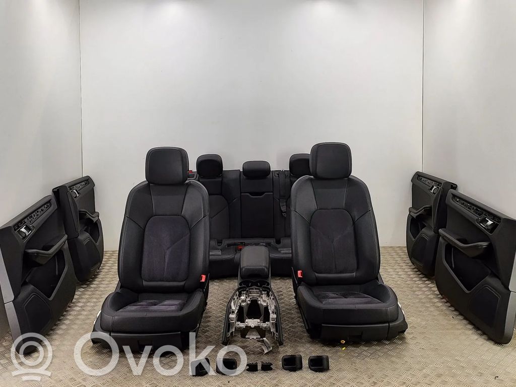 Porsche Macan (95B) Salono komplektas 