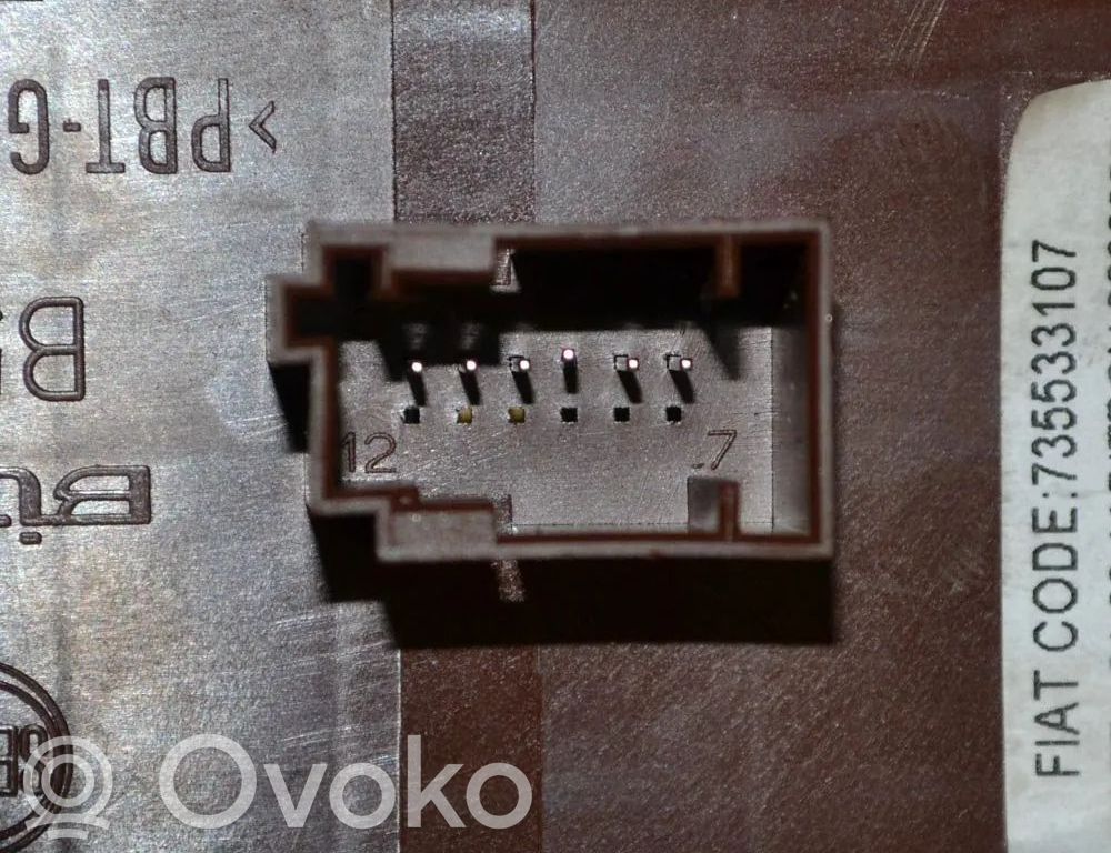 Light switch   735533107