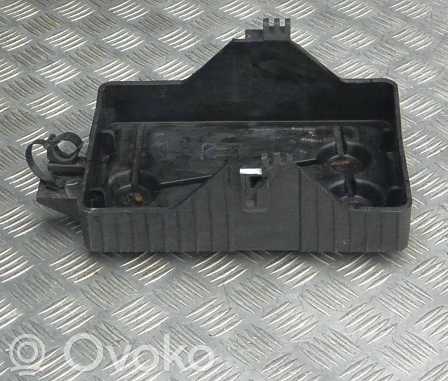 Akumuliatoriaus dėžė   GS1D56041