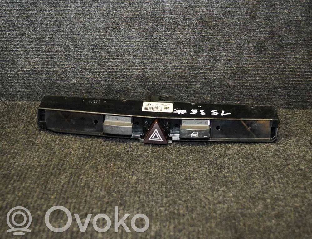 Opel Astra H Zestaw przełączników i przycisków 