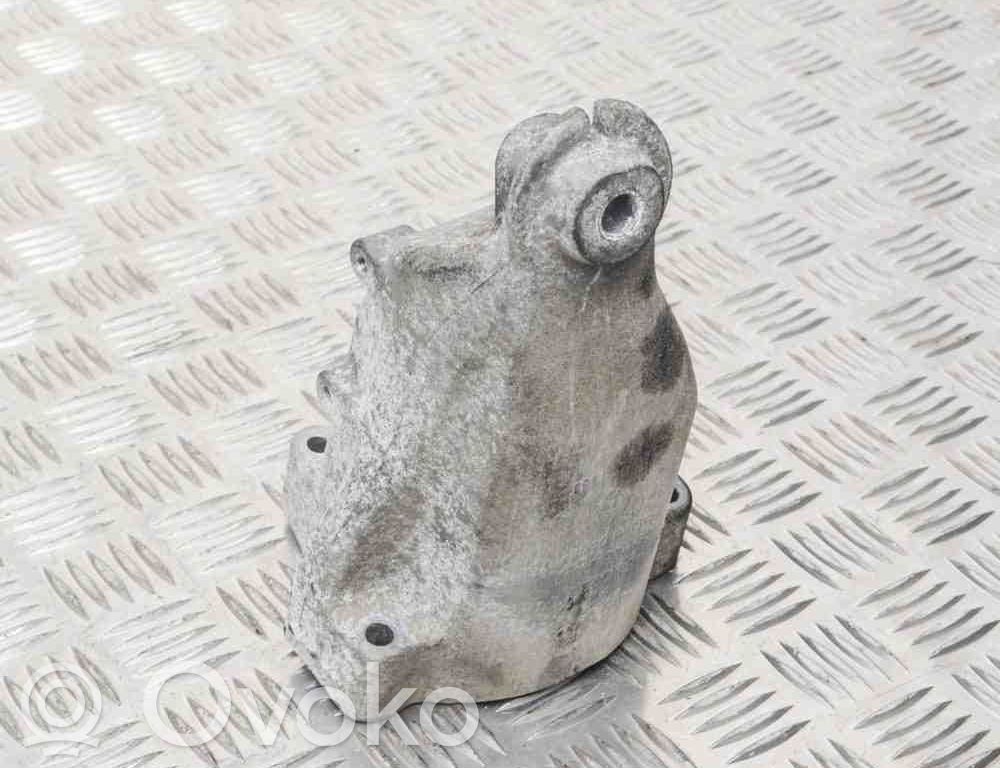 Mercedes-Benz Sprinter W906 Suport motor 