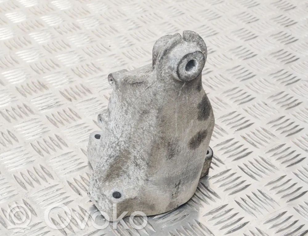 Mercedes-Benz Sprinter W906 Suport motor