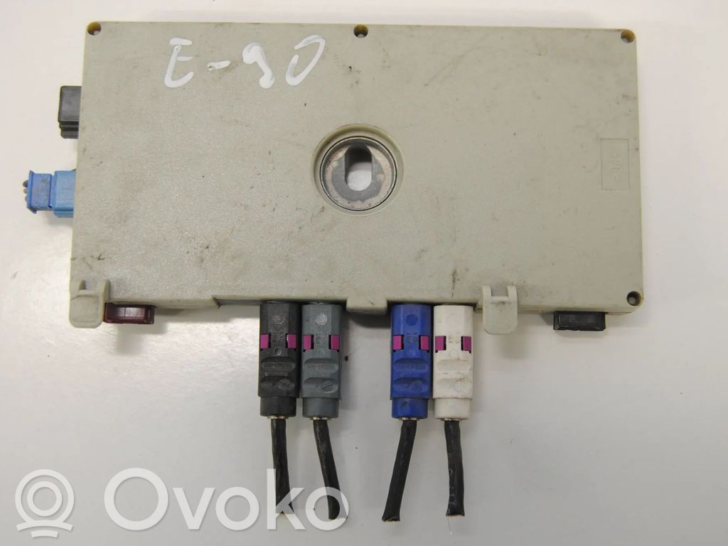 BMW 3 E90 E91 Antenos stiprintuvas 