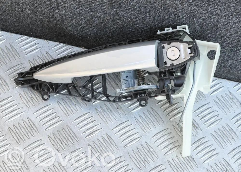 BMW 2 F45 Manecilla externa puerta delantera 