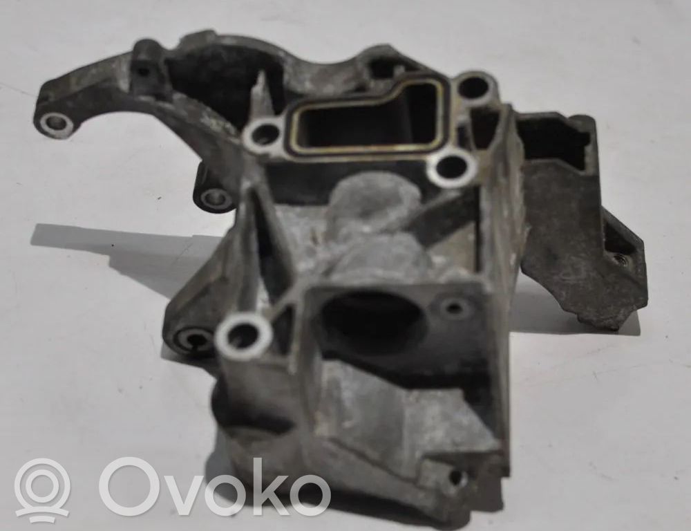 Audi Q7 4L Cita veida dzinēja nodalījuma detaļa 