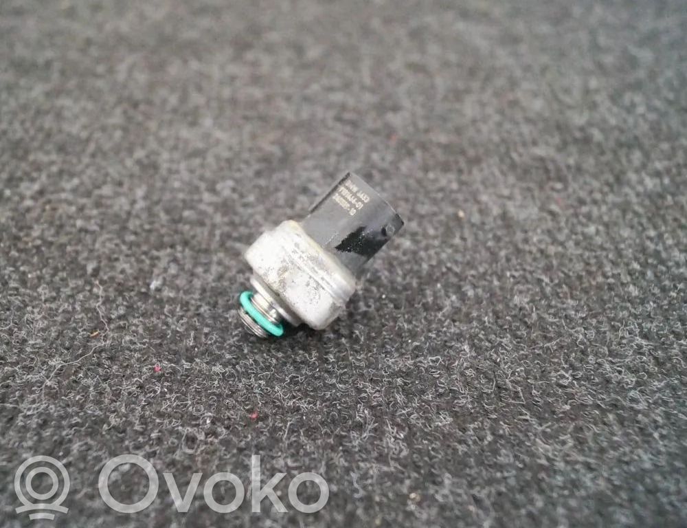 BMW X3 F25 Alte piese compartiment motor 