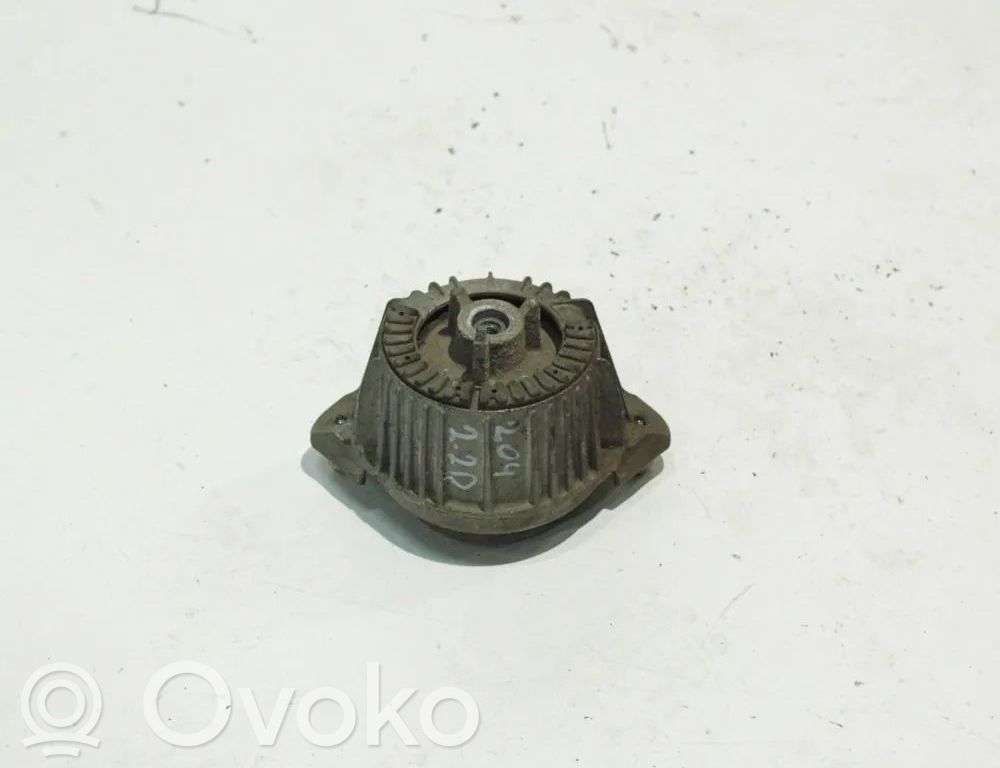 Mercedes-Benz C W204 Engine mount bracket 