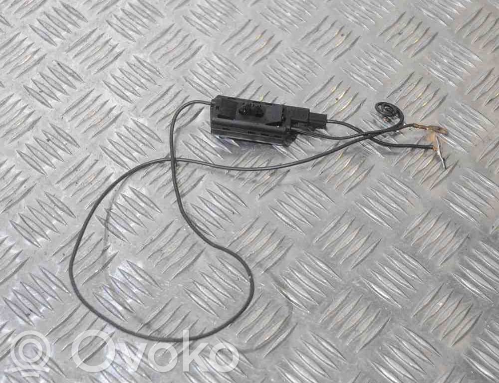 Volkswagen PASSAT CC Amplificador de antena aérea 