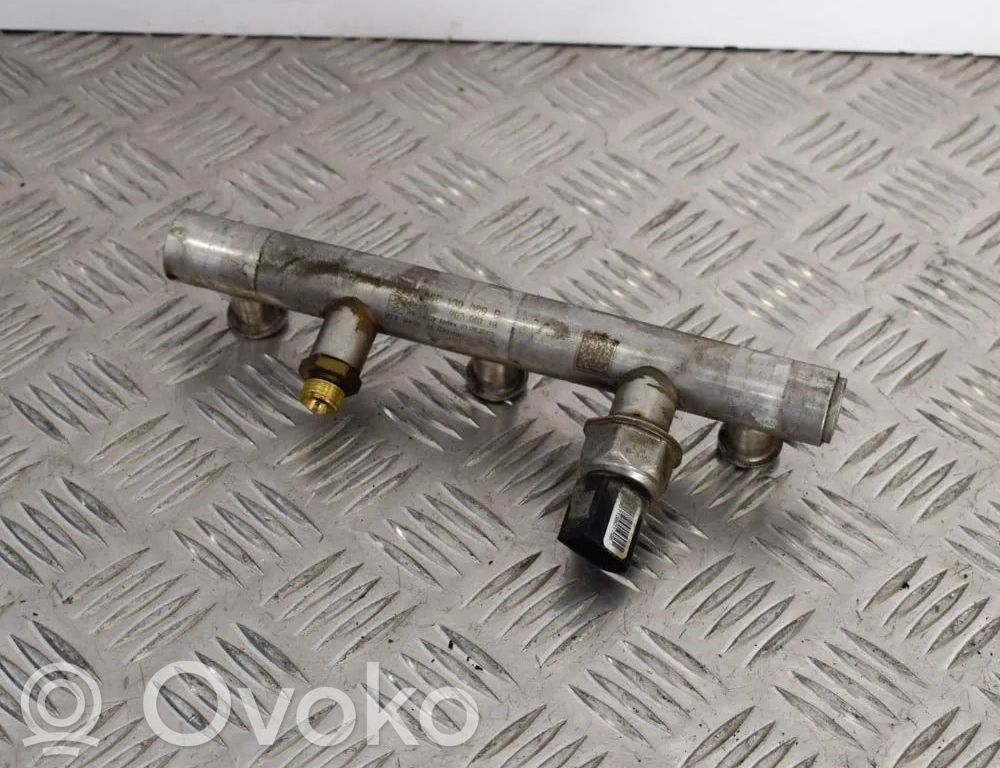 Audi A4 S4 B7 8E 8H Polttoainepääputki 