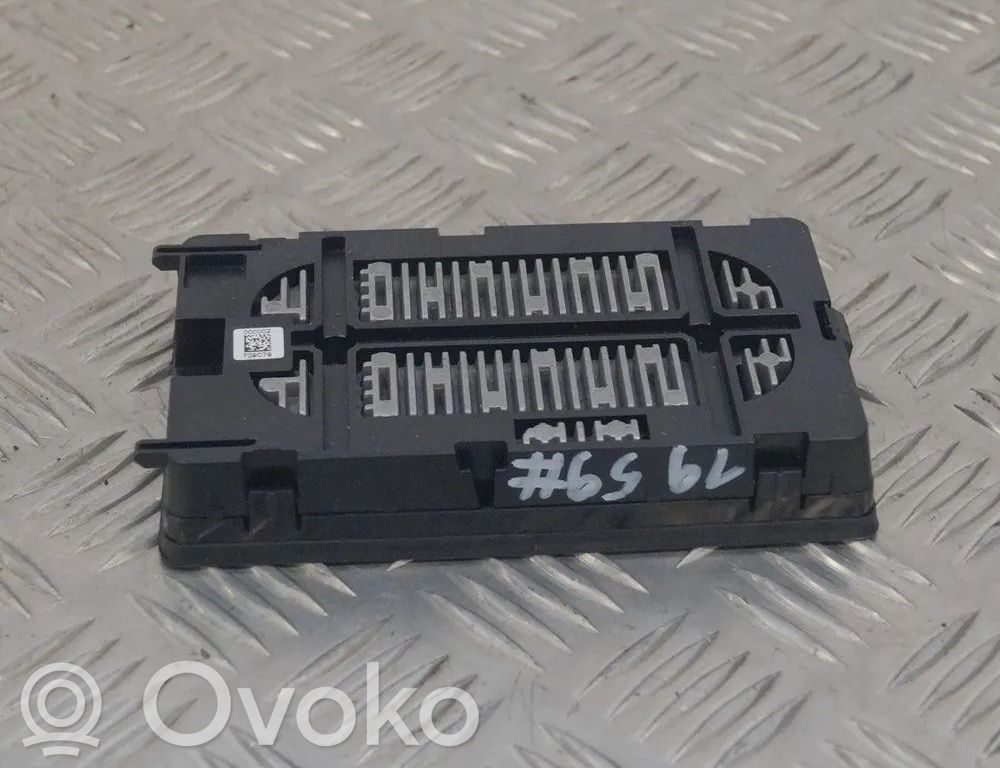 Audi A4 S4 B9 8W Sonstige Geräte 