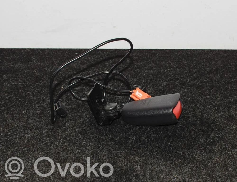 Volvo C30 Hebilla del cinturón de seguridad trasero 