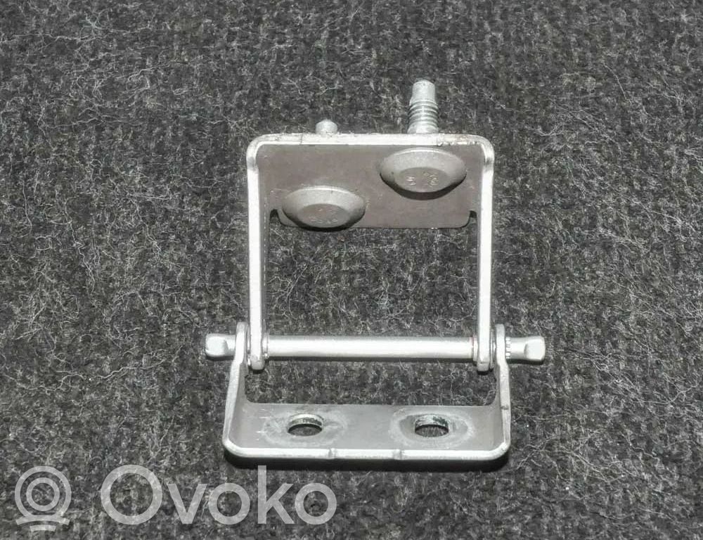 Ford Focus Tailgate/trunk/boot hinge 