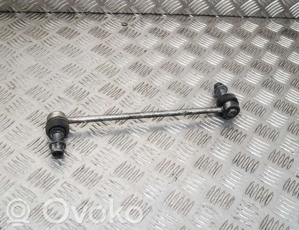 Ohjauksen raidetanko   BK213B438AA