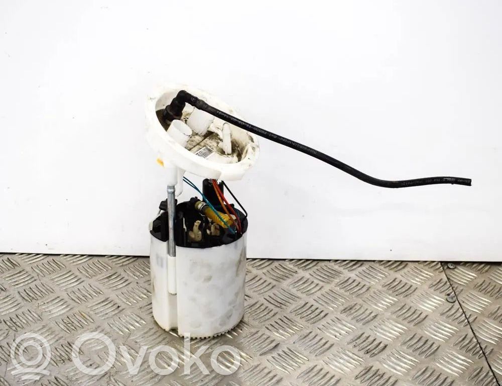Bomba interna de combustible   7197073