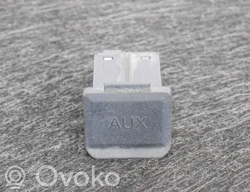 Opel Mokka Conector priză AUX 