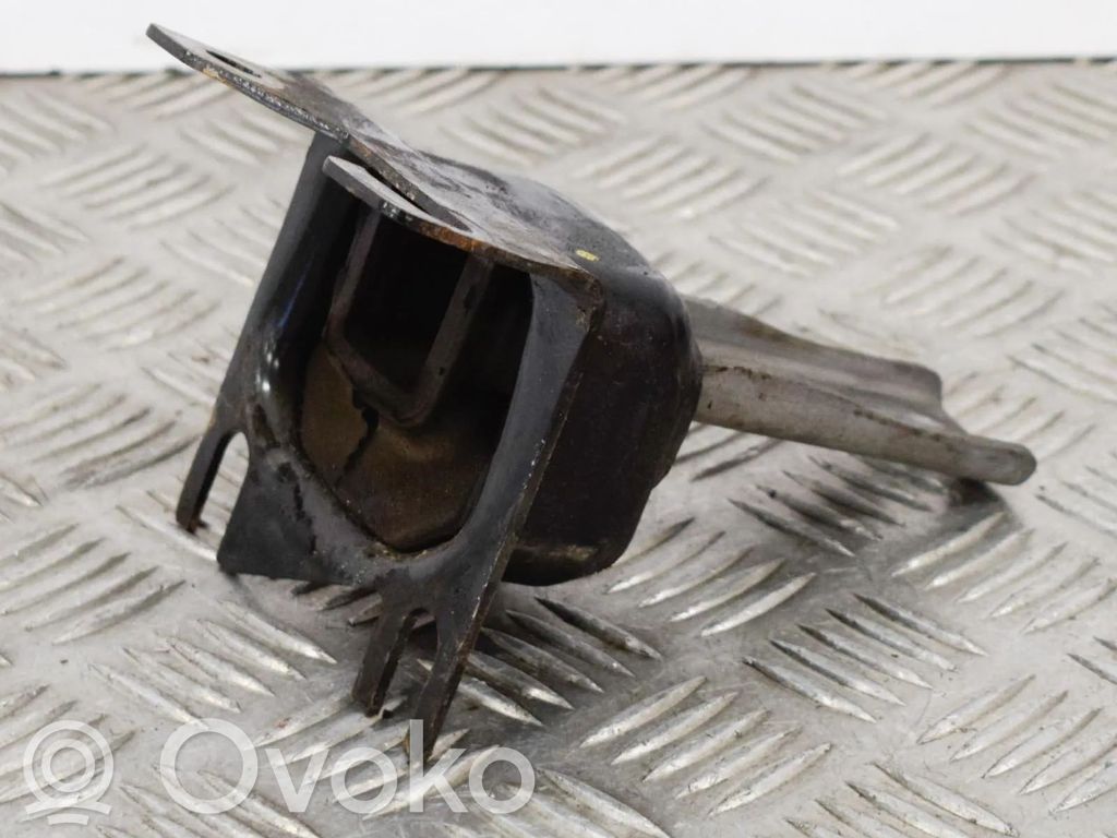 Dacia Sandero Engine mount bracket 