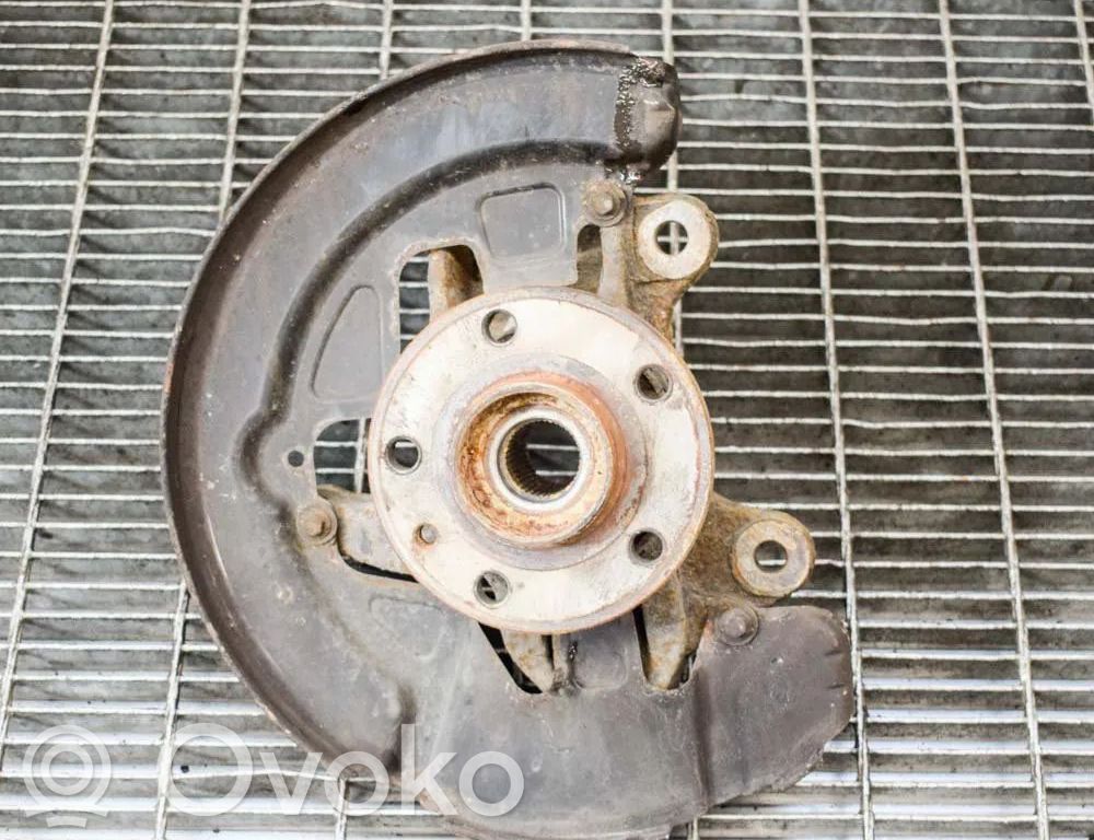 Cubo de rueda delantera   6G912C447BB