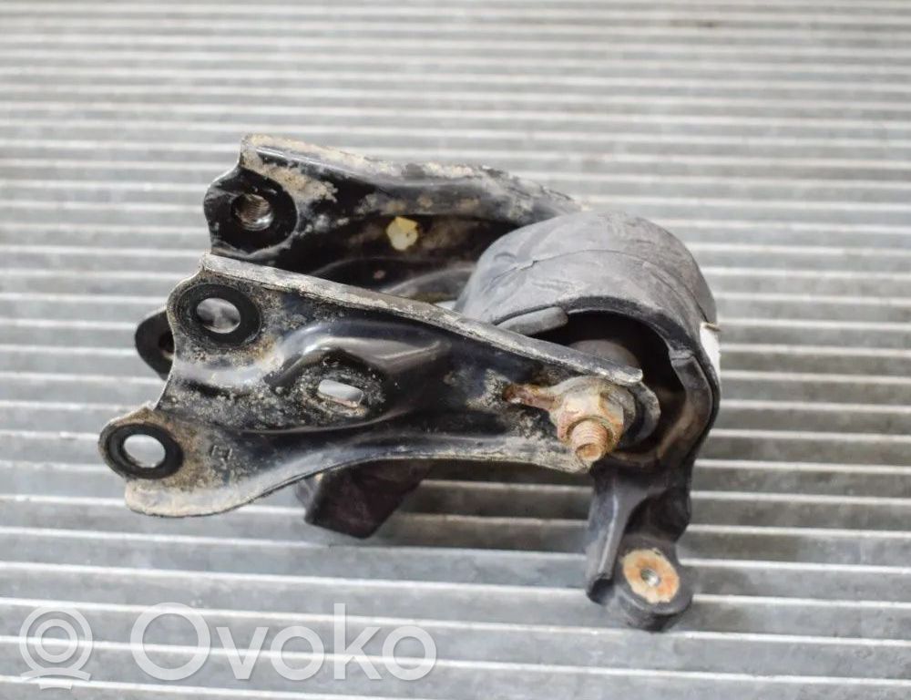 Engine mount bracket