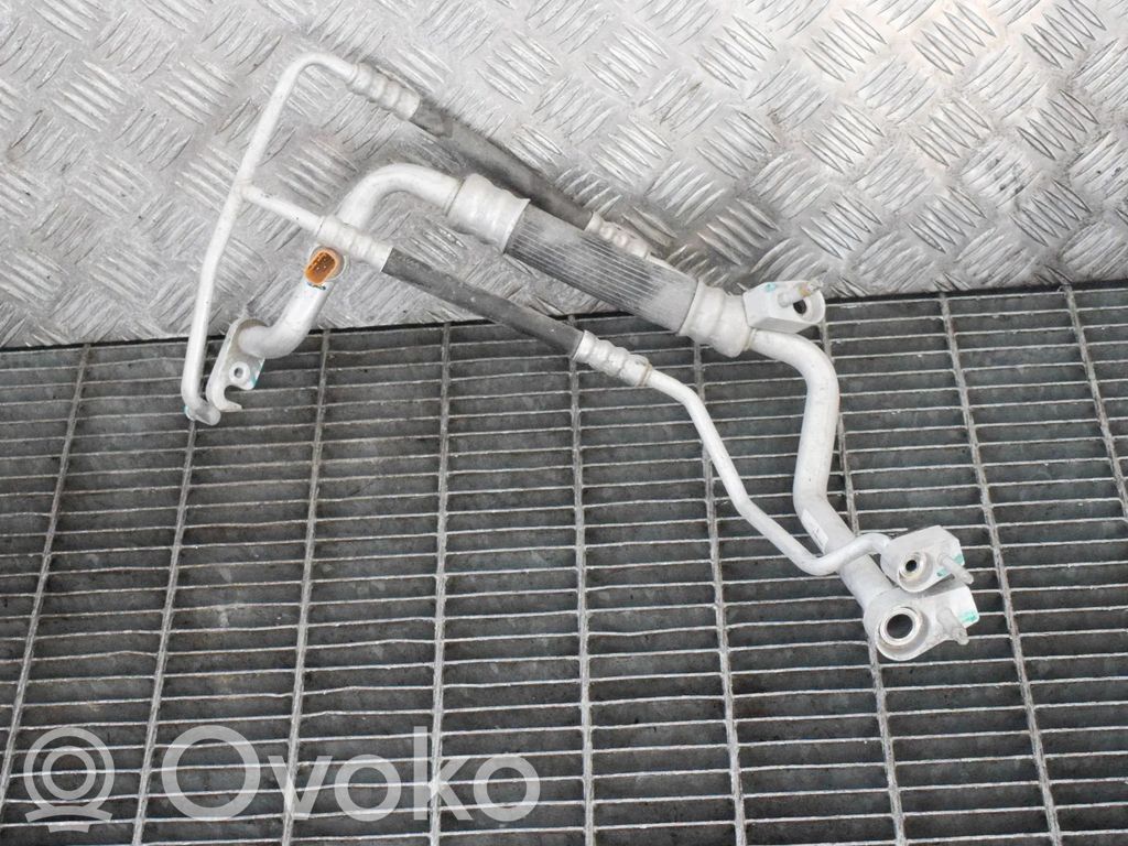 Tesla Model X Ilmastointilaitteen putki (A/C) 