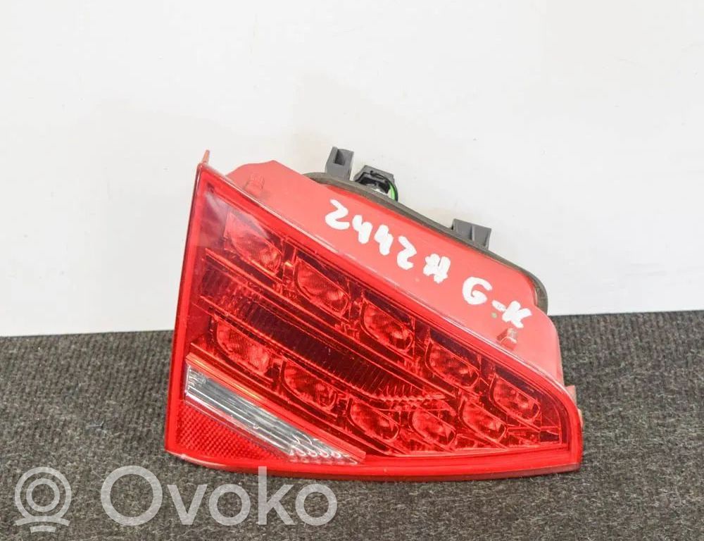 Takaluukun takavalot   8T0945093A