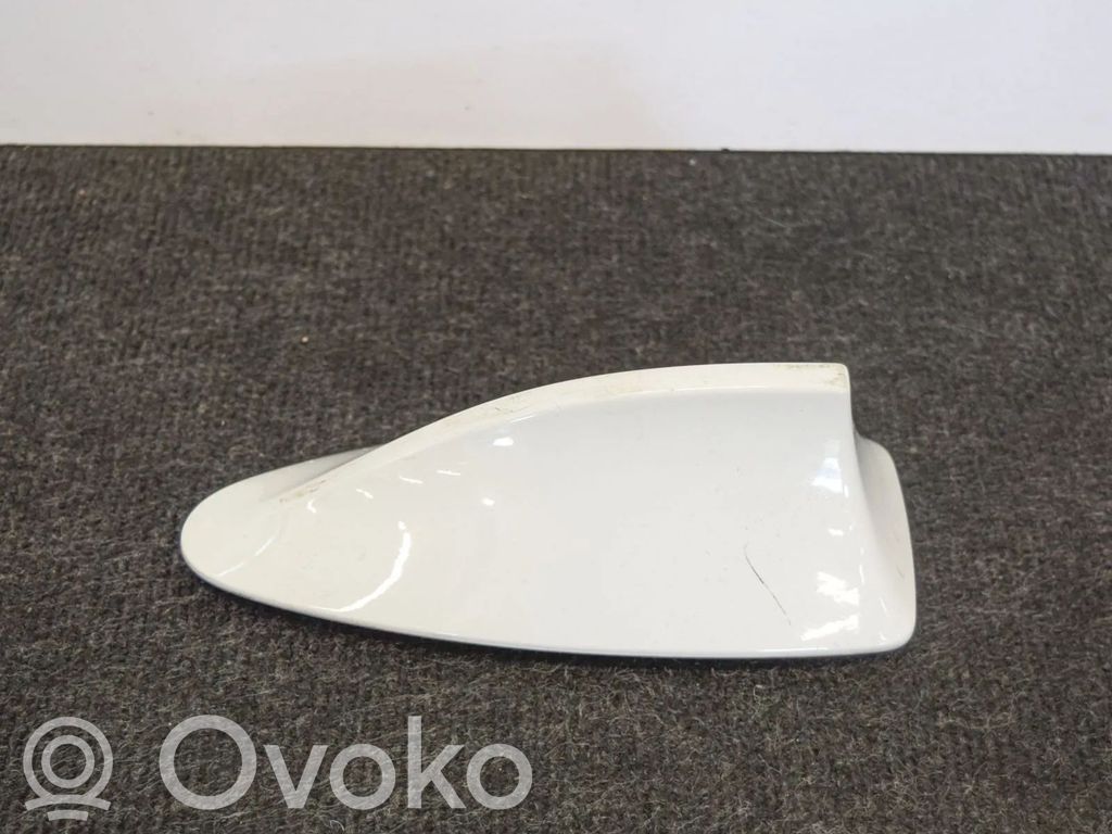 BMW 5 F10 F11 Osłona anteny dachowej GPS 