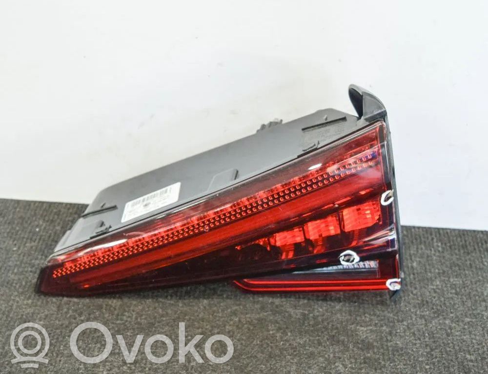 Audi A4 S4 B9 8W Lampy tylnej klapy bagażnika 