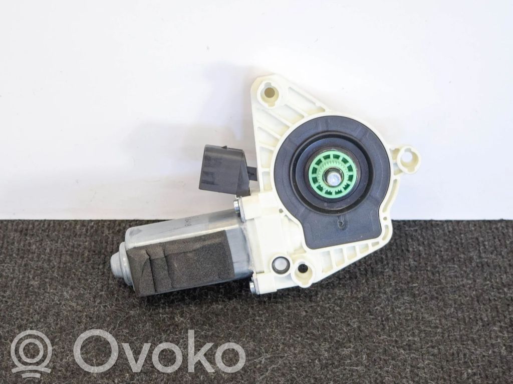 Mercedes-Benz CLA C117 X117 W117 Silnik regulatora szyby drzwi przednich 