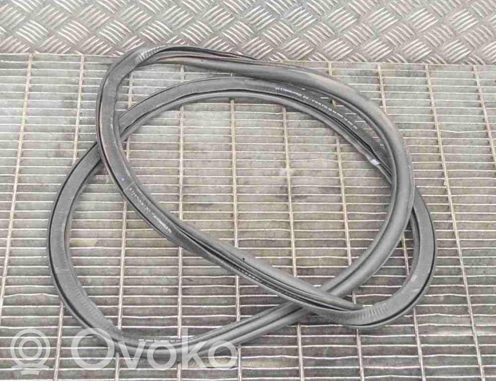 Audi A1 Takaoven kumitiiviste 