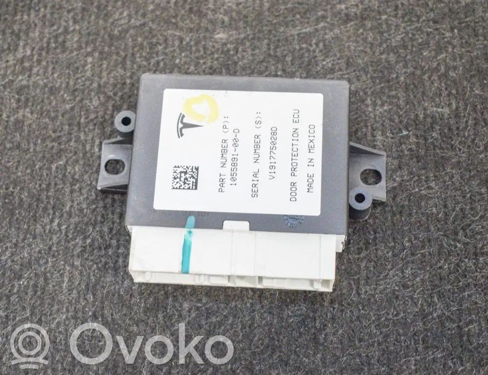 Unidad de control/módulo de la puerta   105589100D