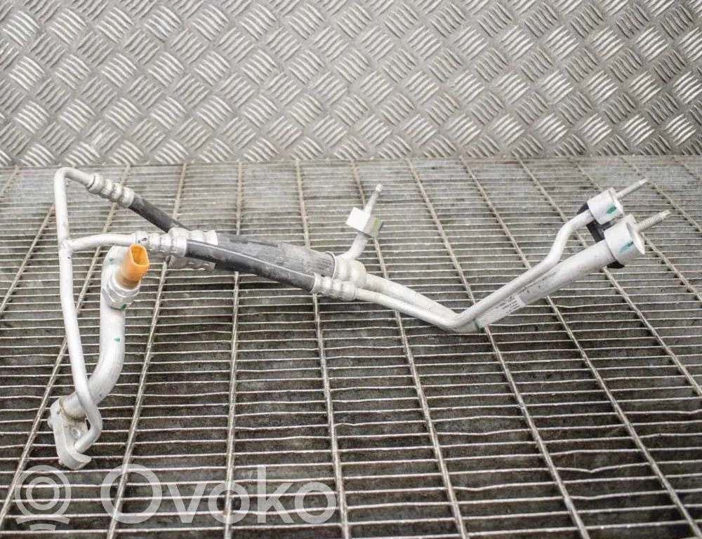 Tesla Model X Ilmastointilaitteen putki (A/C) 