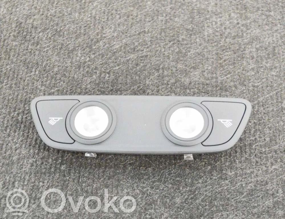 Audi A5 Etuistuimen valo 