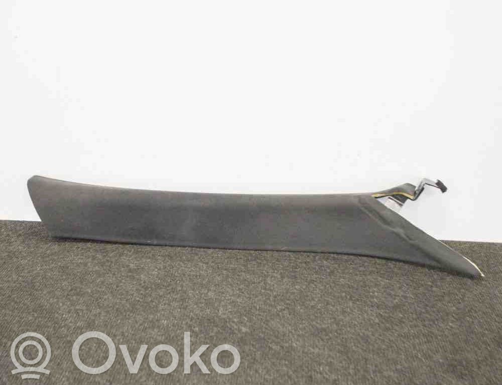 Osłona słupka szyby przedniej / A   670010333,670011405