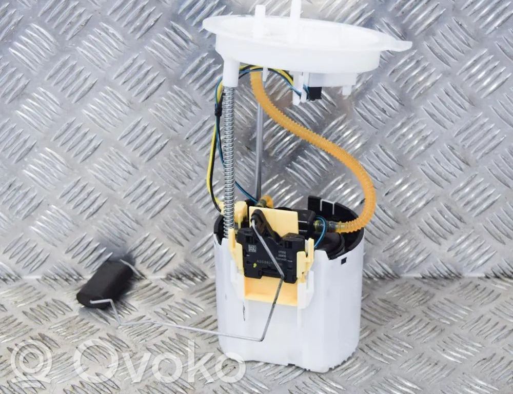 Volvo XC40 Bomba interna de combustible 