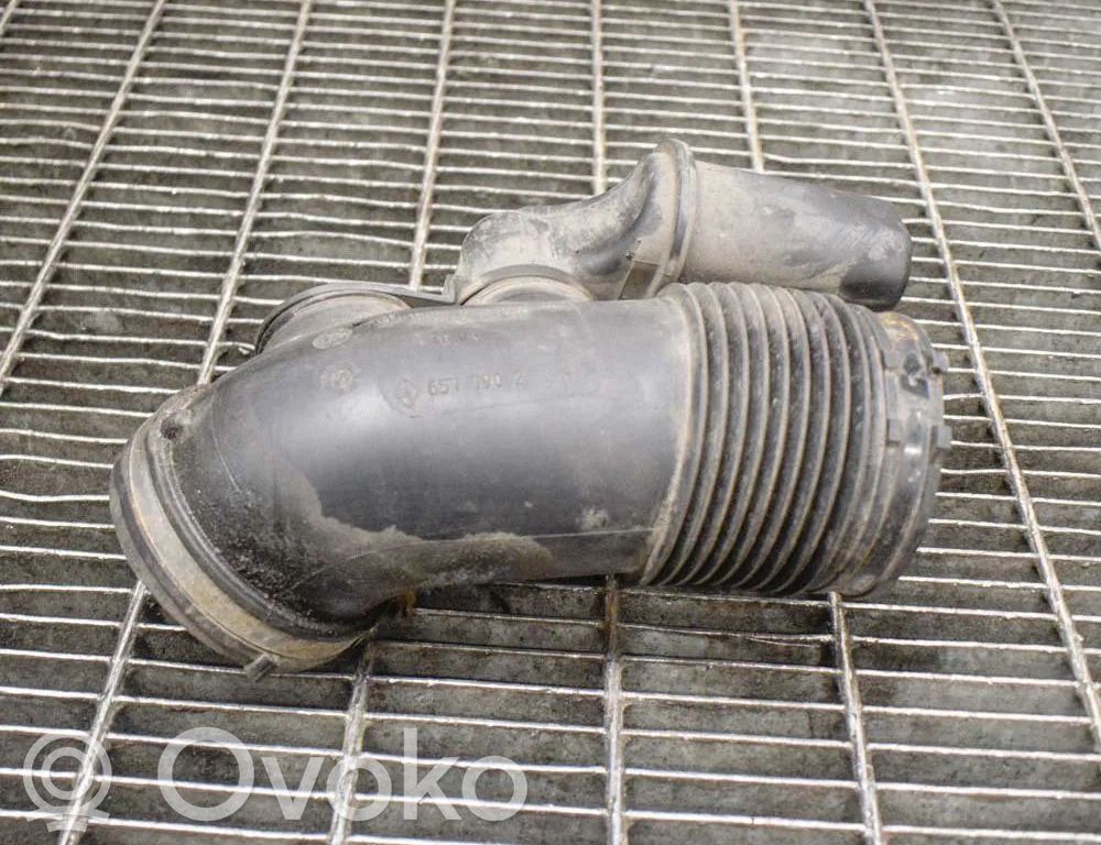 BMW 3 E90 E91 Air intake duct part 