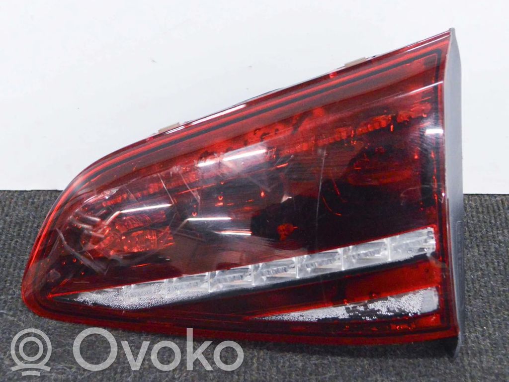 Lampy tylnej klapy bagażnika   5G0945308E,5G2971147AG