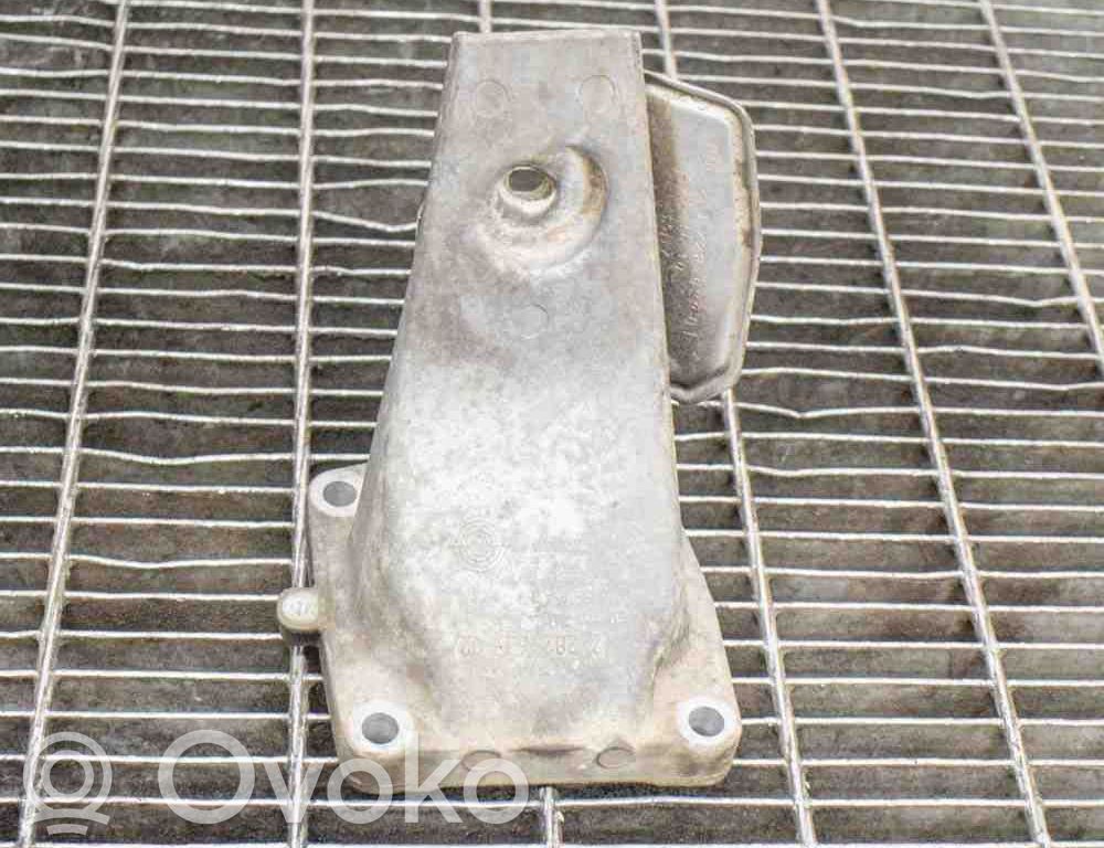 BMW 5 E60 E61 Engine mounting bracket 