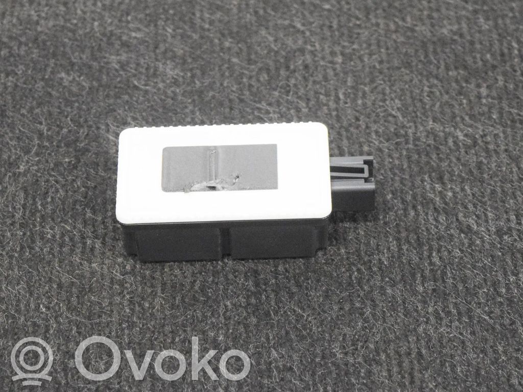 Volvo XC70 Keyless system antenna 