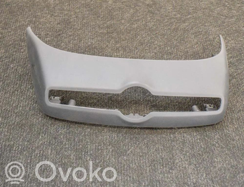 Volvo XC40 Konsola środkowa / Radio / GPS 