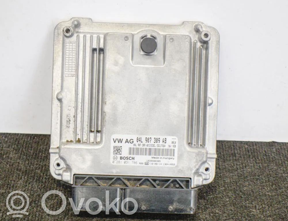 Audi Q3 8U Engine control unit/module 