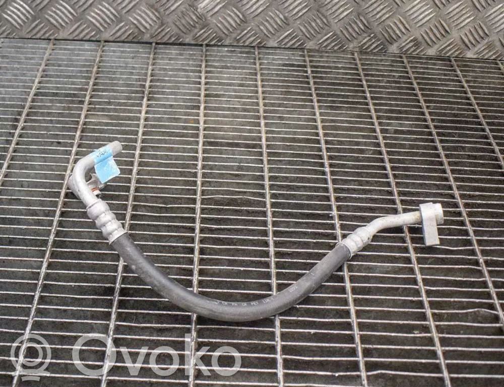 Ford Focus Ilmastointilaitteen putki (A/C) 