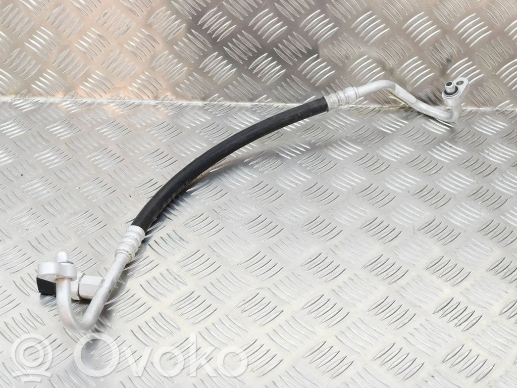 Tesla Model 3 Ilmastointilaitteen putki (A/C) 