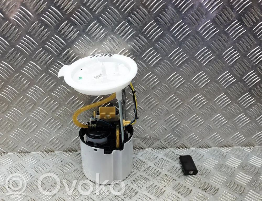Volvo XC40 Bomba interna de combustible 