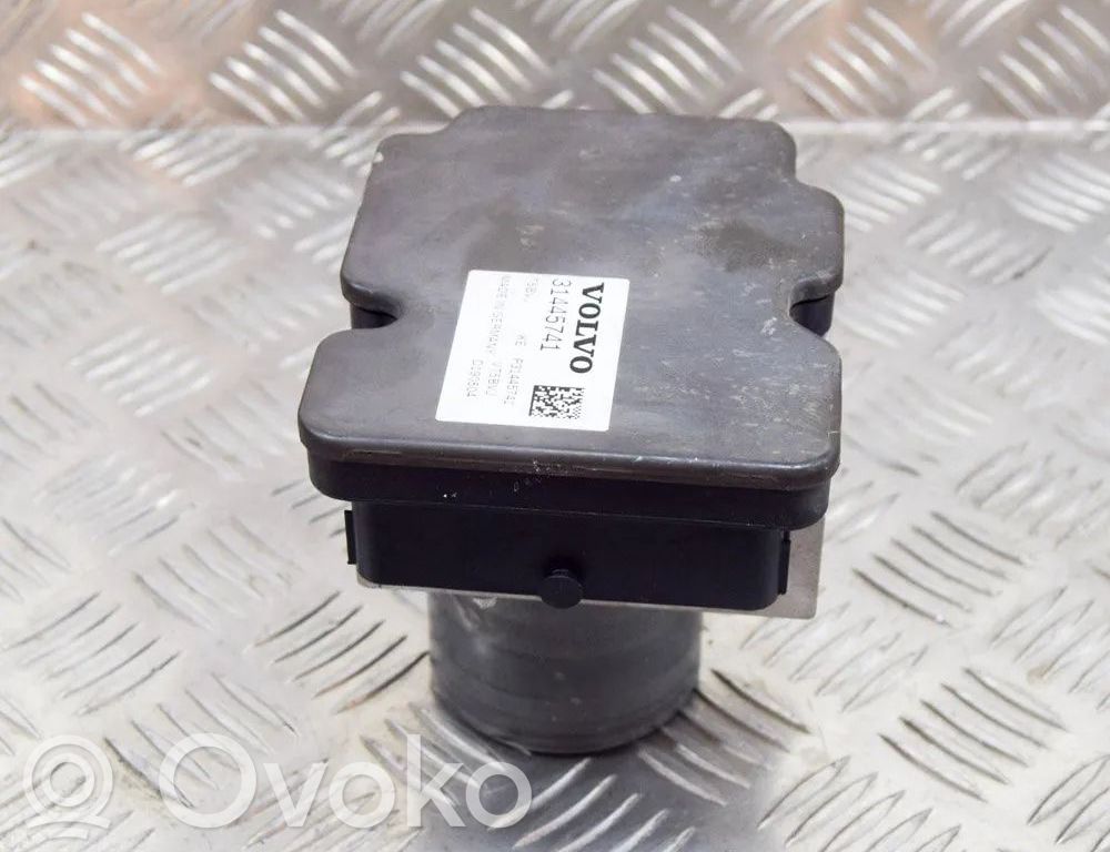 Volvo XC40 ABS bloks 