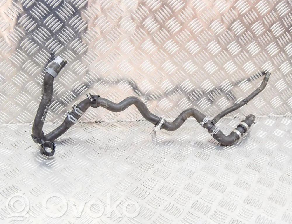 Audi A4 S4 B9 8W Engine coolant pipe/hose 