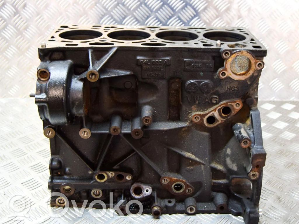 Volkswagen Golf VII Engine block 