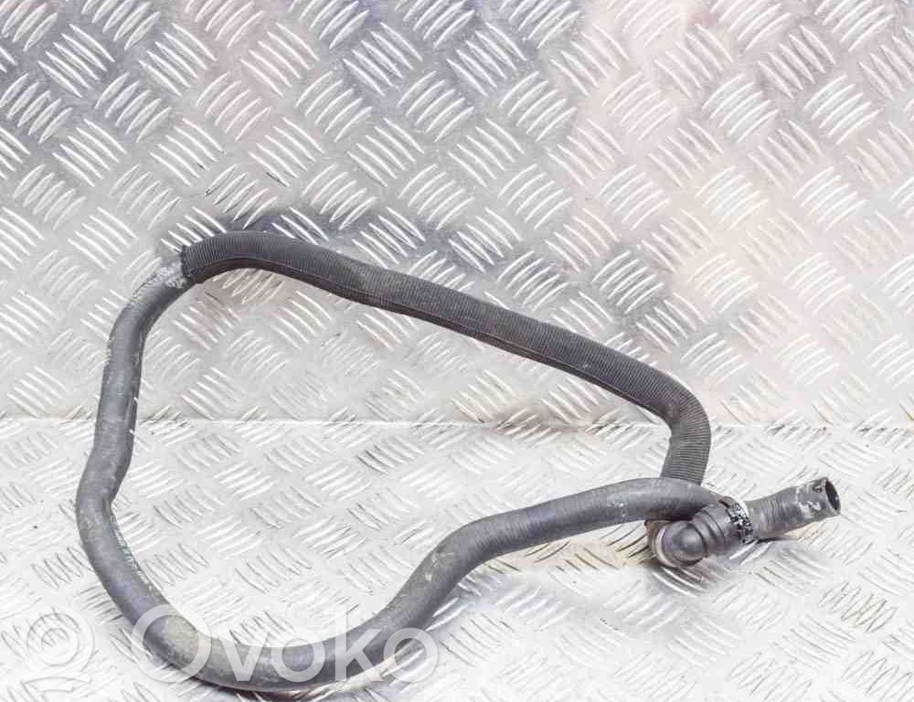 BMW 7 G11 G12 Tubo flessibile del liquido di raffreddamento del motore 