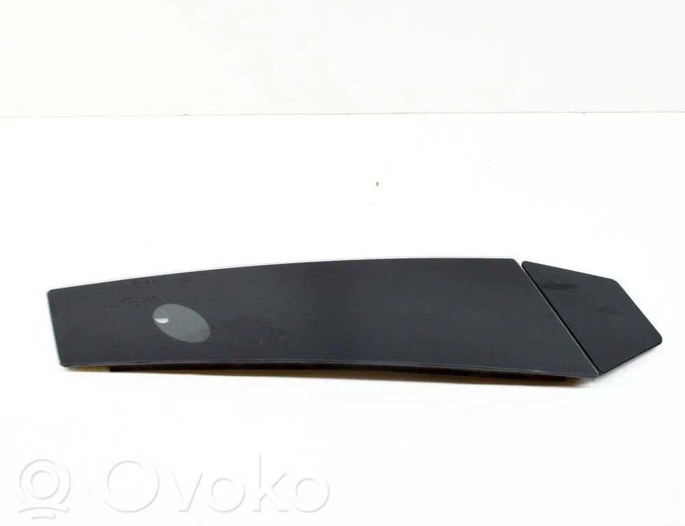 Tesla Model 3 Etuoven lasin muotolista