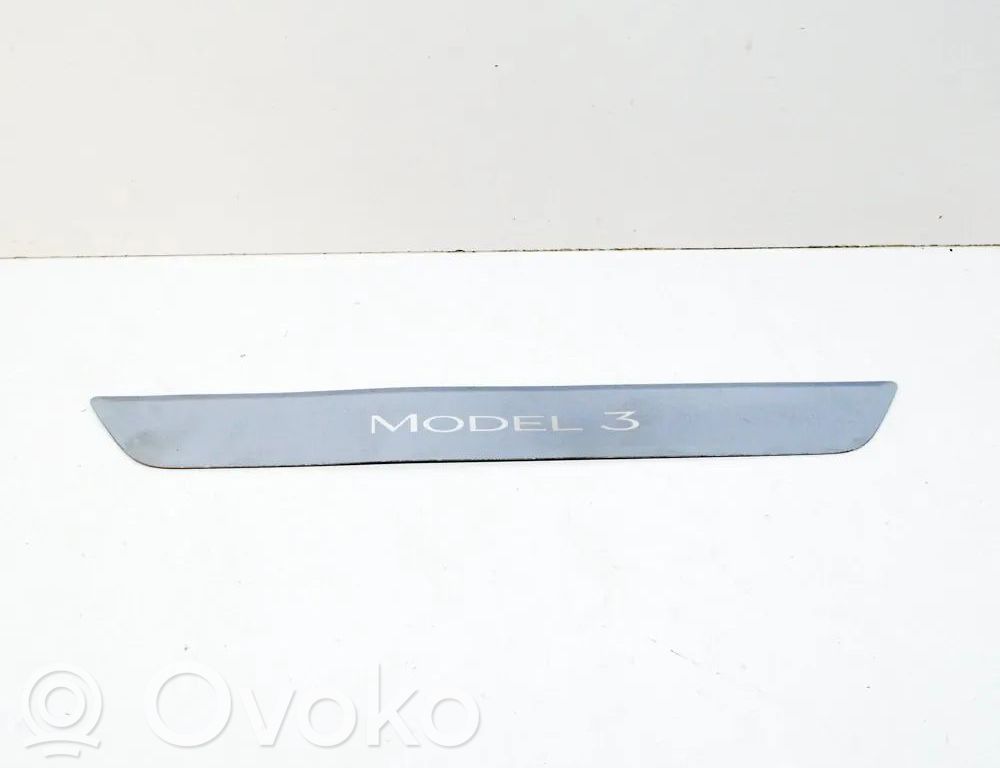Tesla Model 3 Apărătoare prag față