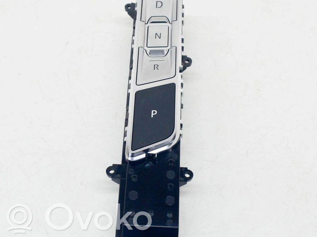 Gear shifter/selector   J9D314C559DA,J9D37E453DC,J9D314C561BB
